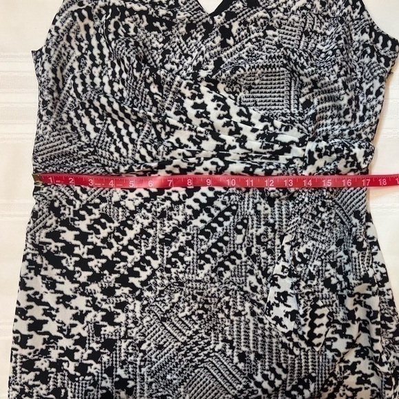 MNG by Mango Dress Sleeveless V- Neck‎ Sz 10 EUC Blk & Wht Print - Picture 9 of 11